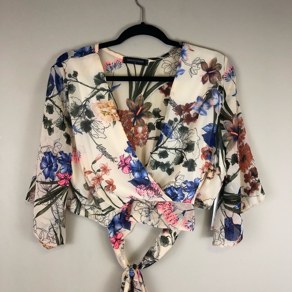 Fashion to Figure Tops - NEW Floral Flowy CropTop